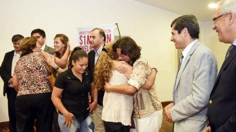 La Gobernadora entregó aportes a las instituciones beneficiarias del bingo