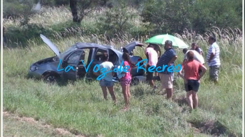 Tres heridos tras el vuelco de un auto en la ruta 157