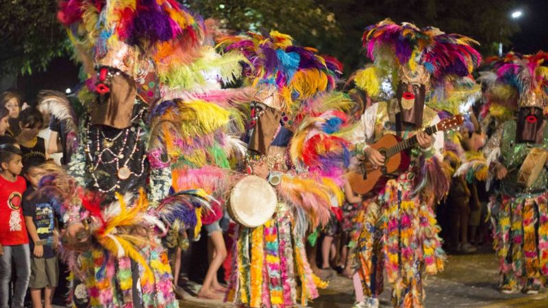 Una multitud despidió al carnaval en el Parque de los Niños