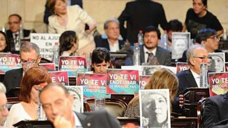 Los carteles que el kirchnerismo le dedicó al Presidente