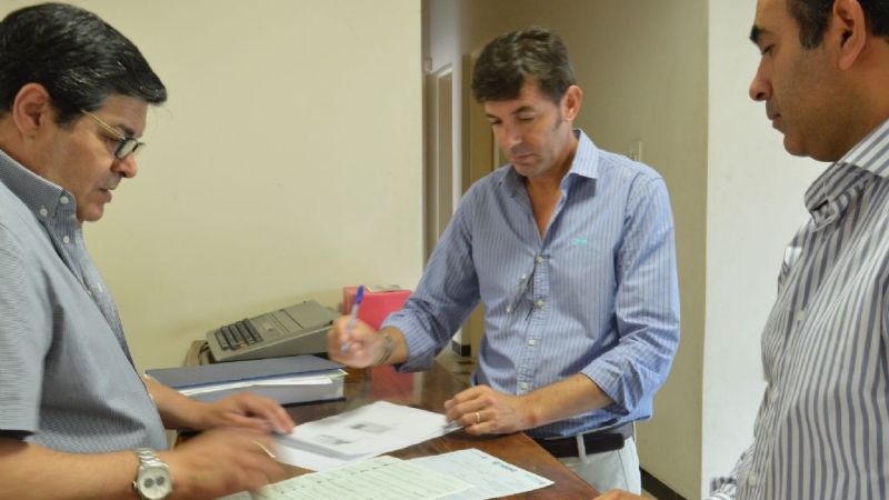 Oficializan la entrega de un camión a la DASI