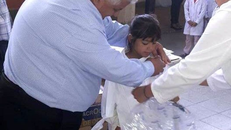 Entregaron guardapolvos en la Escuela Hogar N°602 de Icaño