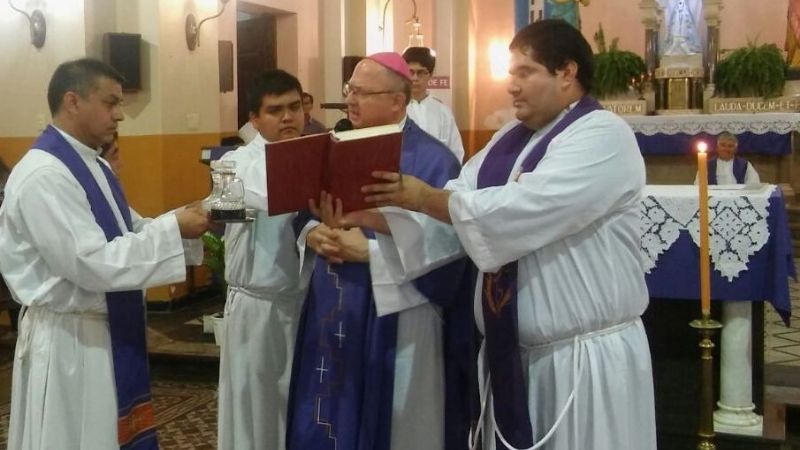 La comunidad de San Isidro recibió a su nuevo párroco