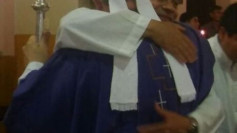 La comunidad de San Isidro recibió a su nuevo párroco