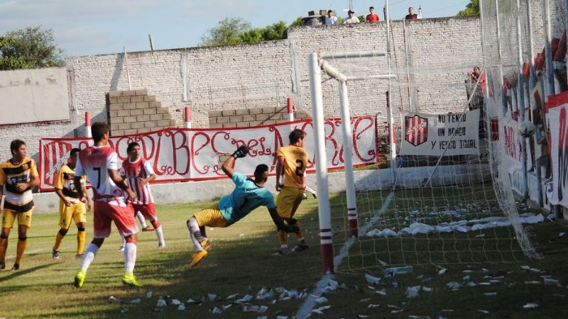 En la fiesta del regreso a “La Leonera”, Villa Cubas aseguró el “1”