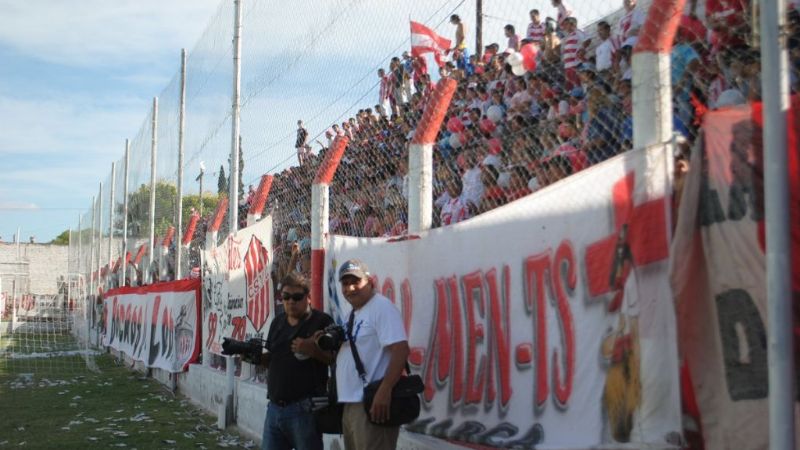 En la fiesta del regreso a “La Leonera”, Villa Cubas aseguró el “1”