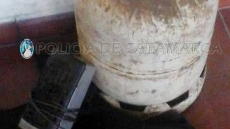 Arrestan a un joven y secuestran elementos de dudosa procedencia