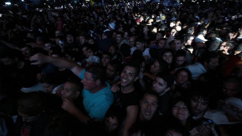 Dos muertos y decenas de heridos en desbordado recital del Indio Solari