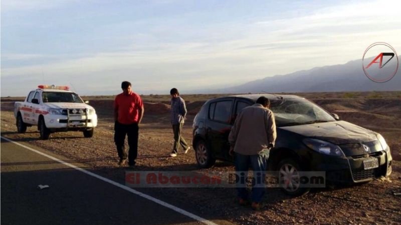 Docente fiambalense volcó con su vehículo en la ruta 60