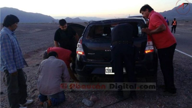 Docente fiambalense volcó con su vehículo en la ruta 60