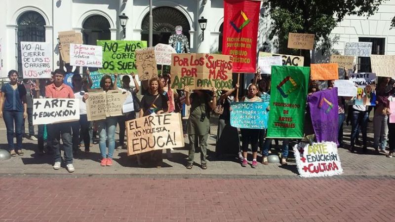 Se movilizaron en defensa de carreras del ISAC