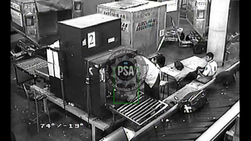 Desarticulan una banda de “abrevalijas” en el aeropuerto de Ezeiza