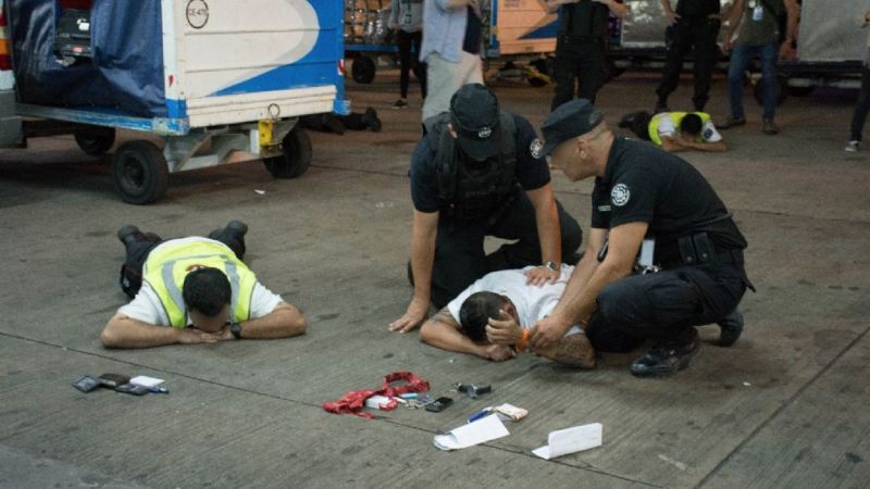 Desarticulan una banda de “abrevalijas” en el aeropuerto de Ezeiza