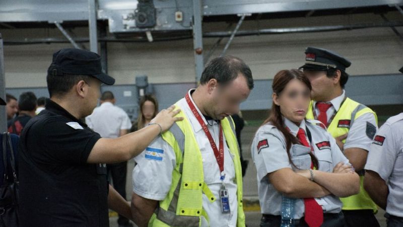 Desarticulan una banda de “abrevalijas” en el aeropuerto de Ezeiza