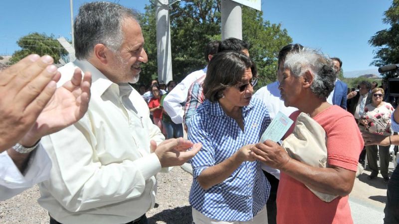 Lucía recorrió la localidad de Hualfín