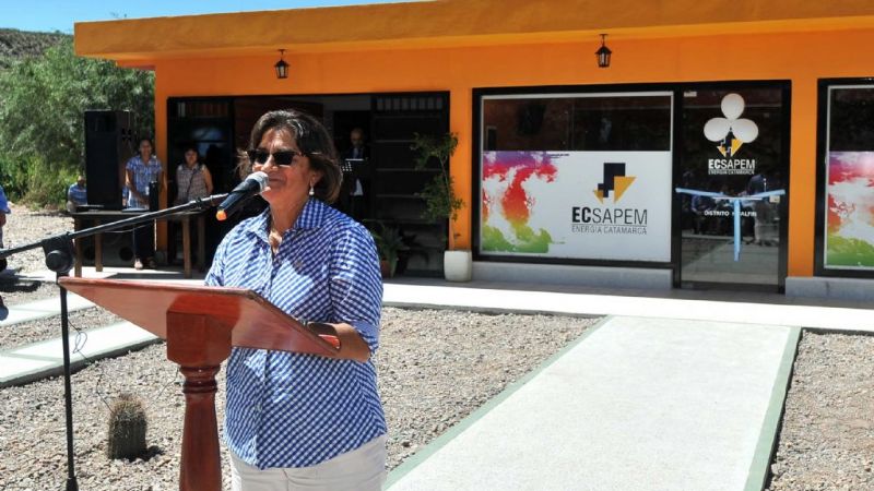 Lucía recorrió la localidad de Hualfín