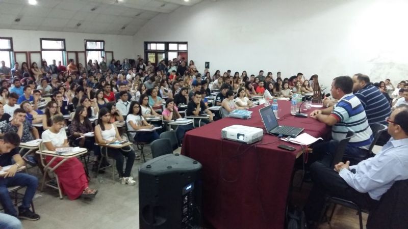 La Facultad de Derecho dio la bienvenida a sus ingresantes
