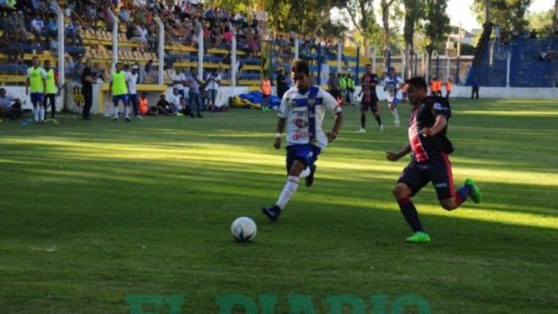 El “Santo” lo ganaba 2-0, pero lo dejó escapar y terminó 2-2