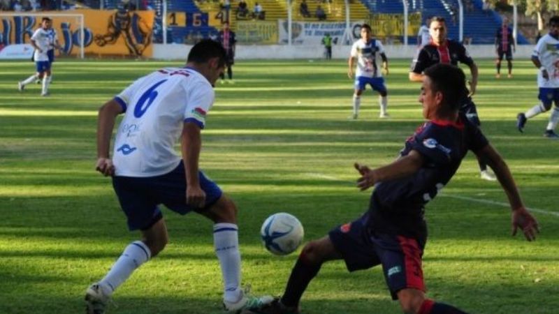 El “Santo” lo ganaba 2-0, pero lo dejó escapar y terminó 2-2