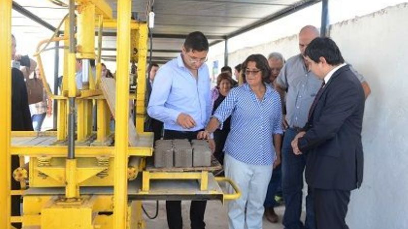 Corpacci inauguró mamógrafo en el Hospital de Tinogasta