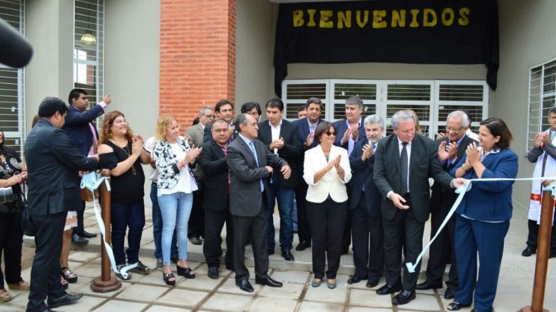 Senadores en la inauguración de la Escuela Secundaria N°26 de Las Tejas