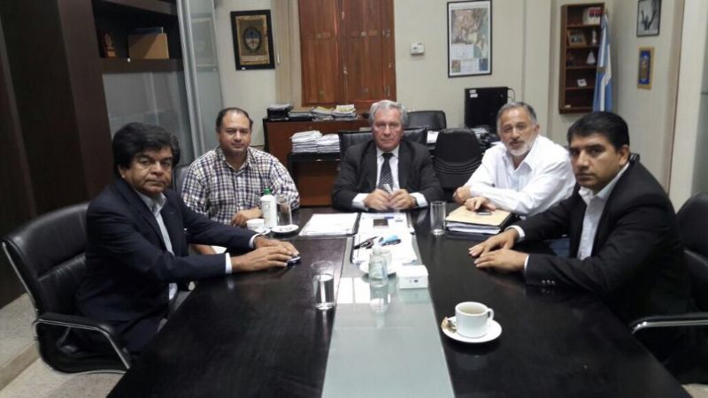 Senadores gestionan obras para el interior