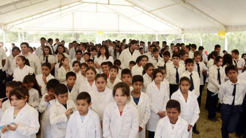 La Gobernadora inauguró la Escuela Secundaria de Las Tejas