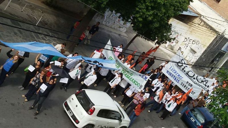 Docentes se movilizan