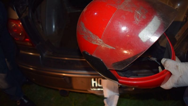 Atrapan a un joven por el robo de un casco