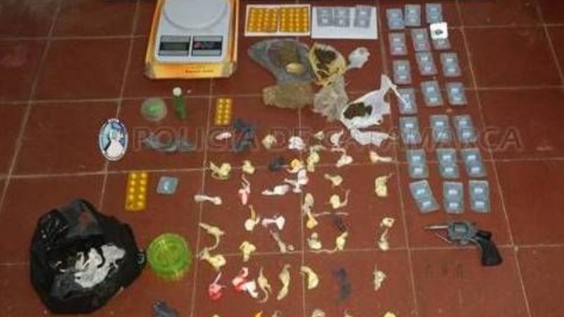 Desbaratan punto de venta de drogas en Valle Viejo