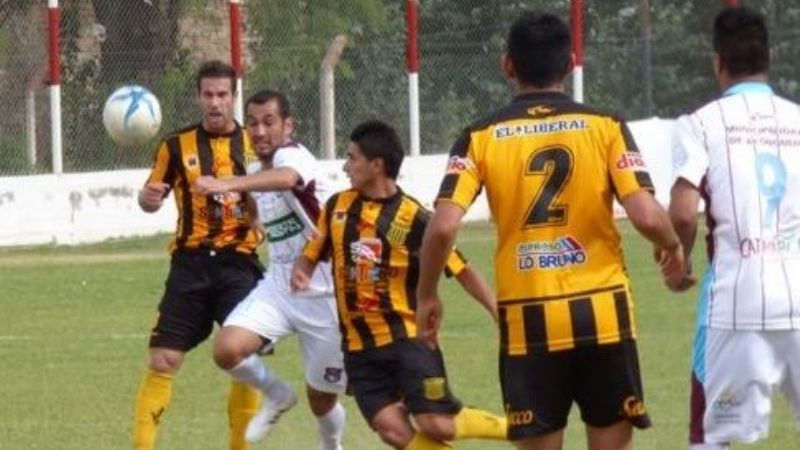 Unión Aconquija le empató sobre el final a Mitre: 1 a 1