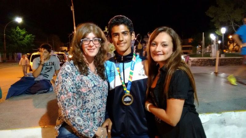 Gran recibimiento al campeón de los Parapanamericanos