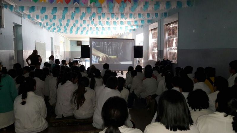 El Cine Móvil proyecta películas por la Memoria