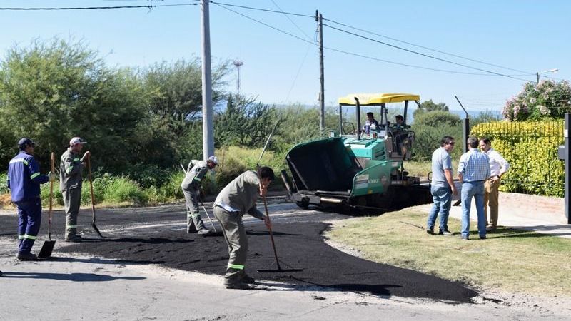 Avanza la pavimentación en el barrio las Heras