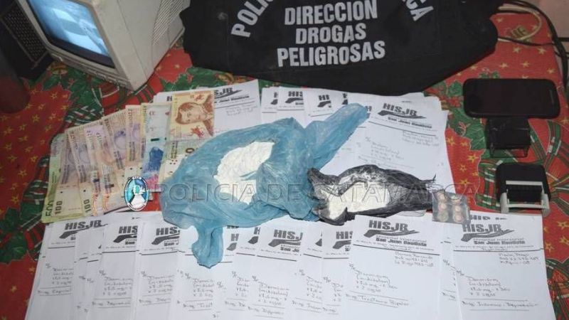 Secuestran cocaína, recetas y sellos médicos truchos