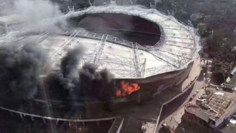 Un incendio destruyó el estadio del club donde juega Tevez