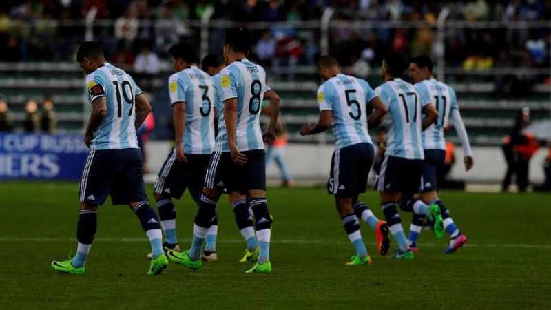 Sin Messi y sin gol, la Selección perdió y volvió a complicarse
