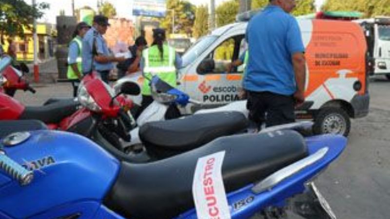 Secuestran una moto que estaba abandonada