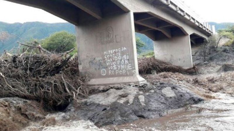 Ruta 38: Restringen el tránsito por creciente del río Paclín
