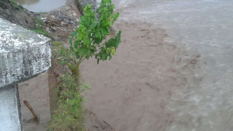 Se desprendió el terraplén del puente de La Merced