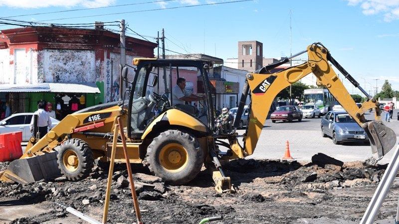 Continúan los trabajos en Av. Güemes esquina 1° de Mayo