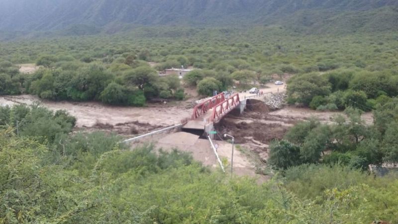 Colapsó el puente de Huaycama