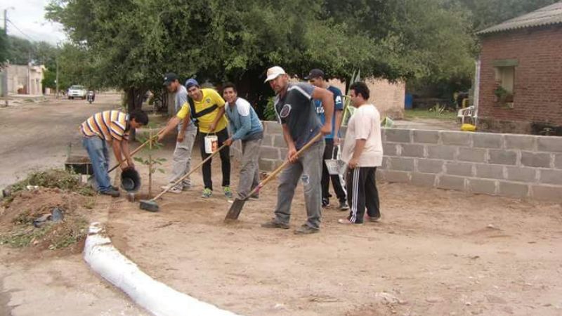 Campaña de reforestación y limpieza en Recreo