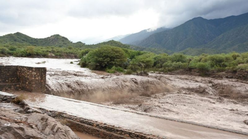 Rescatan a empleados de Alpargatas