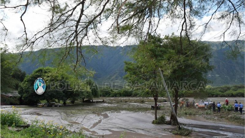 Dramático rescate de una familia en Valle Viejo