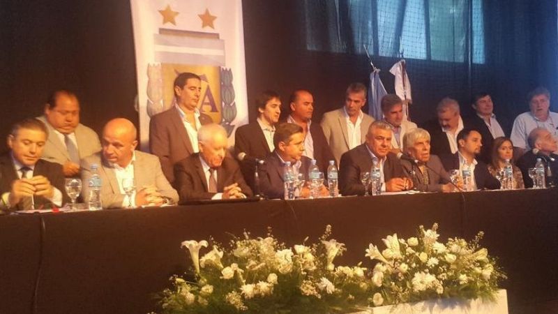 La catamarqueña Sylvia Jiménez en la conducción de AFA