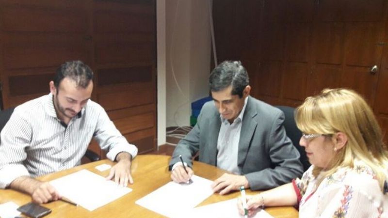 Otorgan $1000 a empleados de la Administración Pública