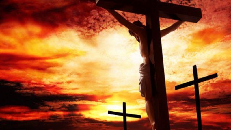 Vía Crucis en la plaza Virgen del Valle