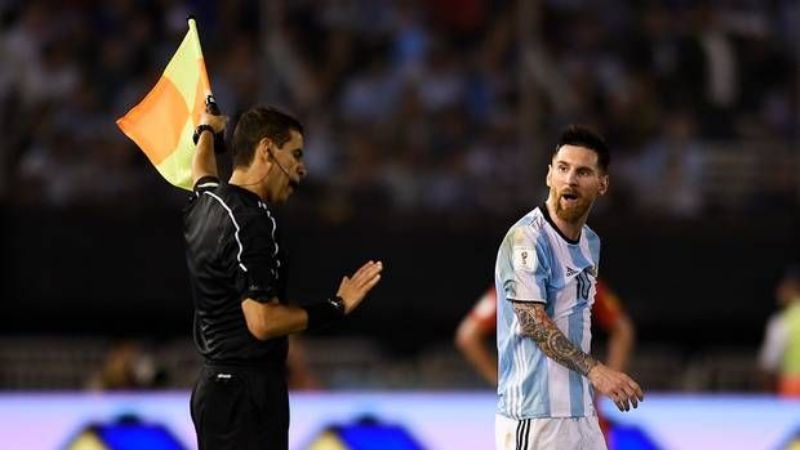 Messi negó haber ofendido al árbitro
