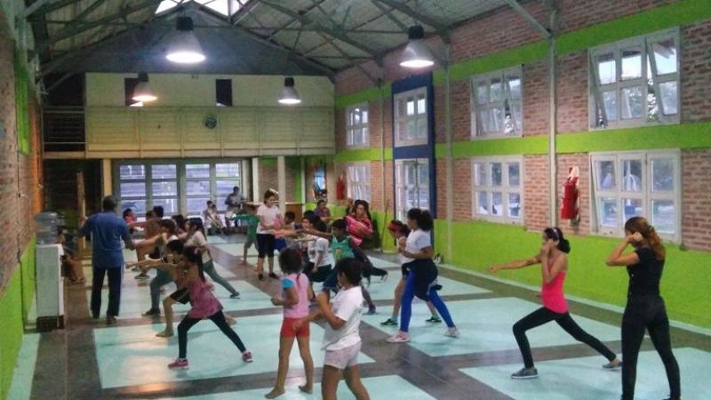 Actividades deportivas en polideportivos